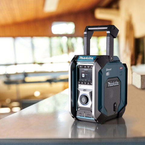 Makita CXT Makita MR007GZ 40V/18V/12V DAB/DAB+ Job Site Radio with Bluetooth XGT/LXT/CXT Li-ion (Bare Unit)