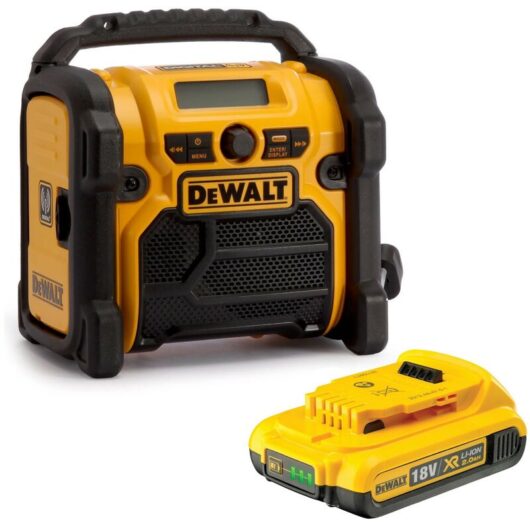 DCR020 240v xr Compact dab Digital Jobsite Radio + 18v 2.0ah Battery - Dewalt